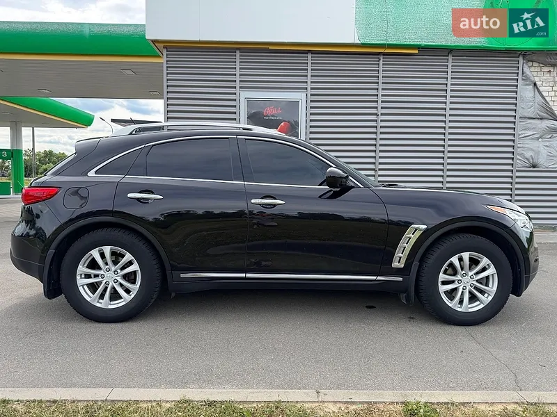 Infiniti FX 35 2011