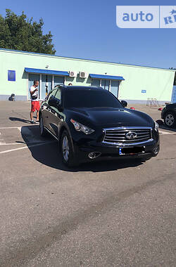 Infiniti FX 37  2012