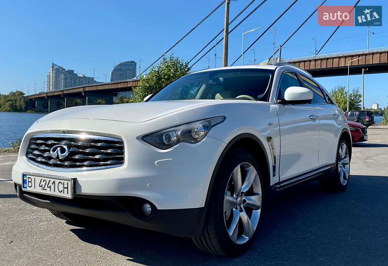 Внедорожник / Кроссовер Infiniti FX 37