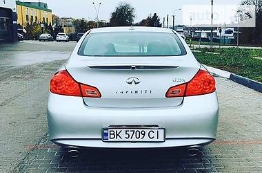 Infiniti G25  2010