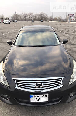 Infiniti G25 AWD  2011