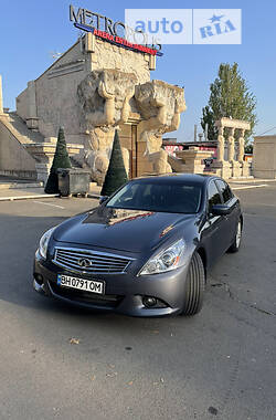 Infiniti G25  2011