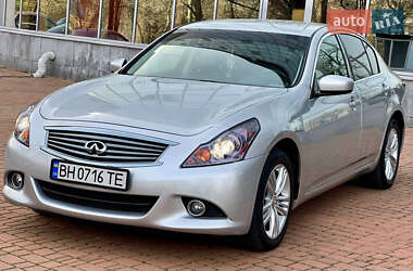 Infiniti G25 2011