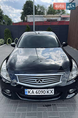 Infiniti G25  2010