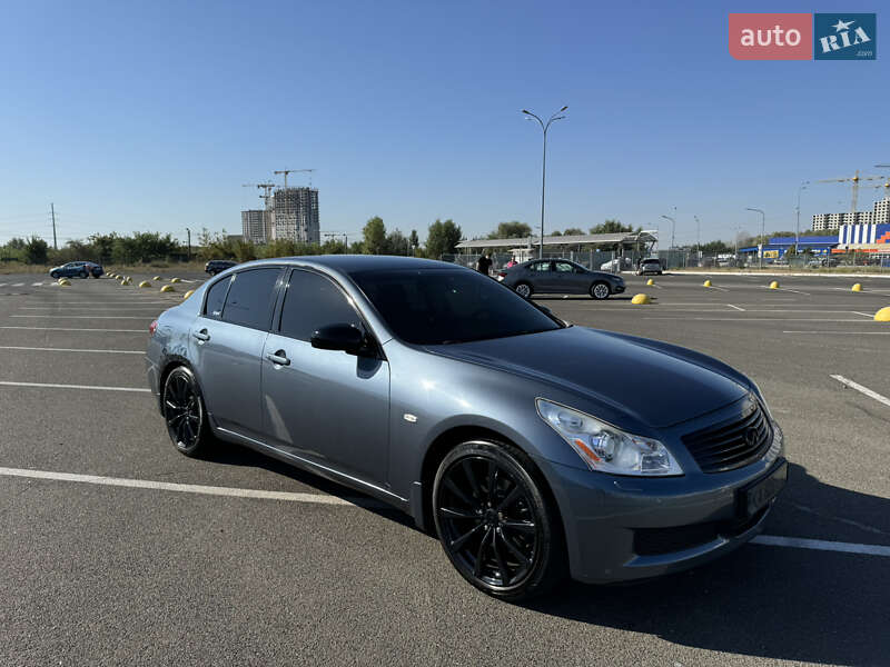 Седан Infiniti G35