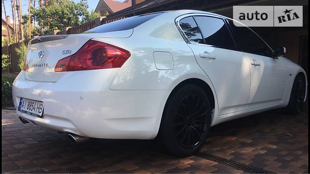 Infiniti G37 2011 года