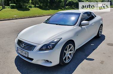 Infiniti G37 Convertible  2012