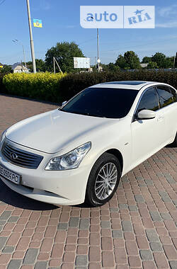 Infiniti G37 G37x 2011