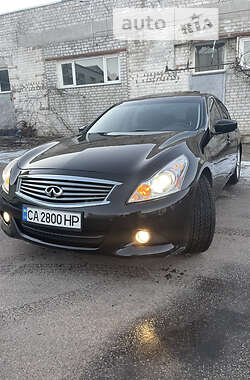 Infiniti G37  2012