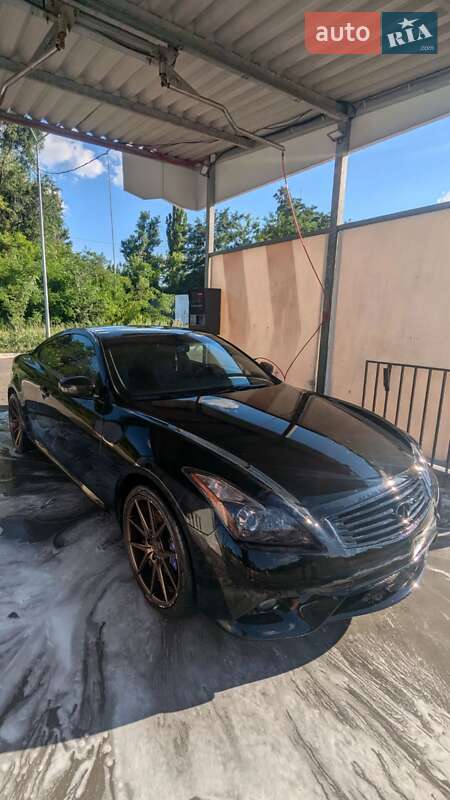 Купе Infiniti G37
