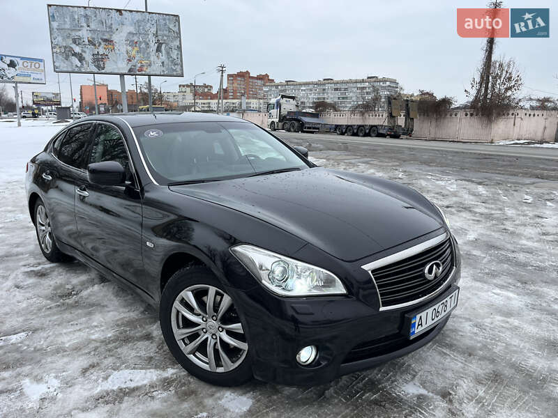 Infiniti M25