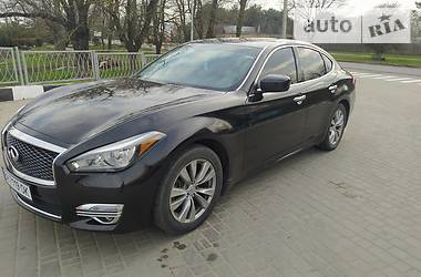 Infiniti M35 Q70 HYBRID 2011