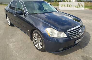 Infiniti M35  2005