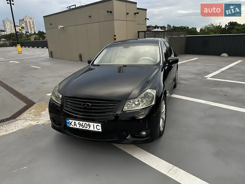 Infiniti M35