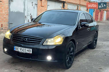 Infiniti M35  2005