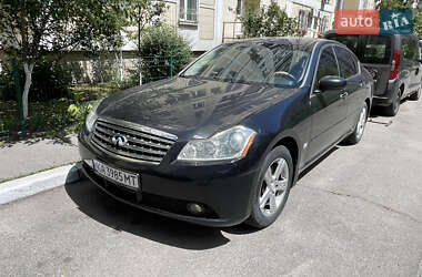 Infiniti M35  2006