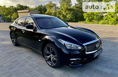 Infiniti M37 X Q70 2010