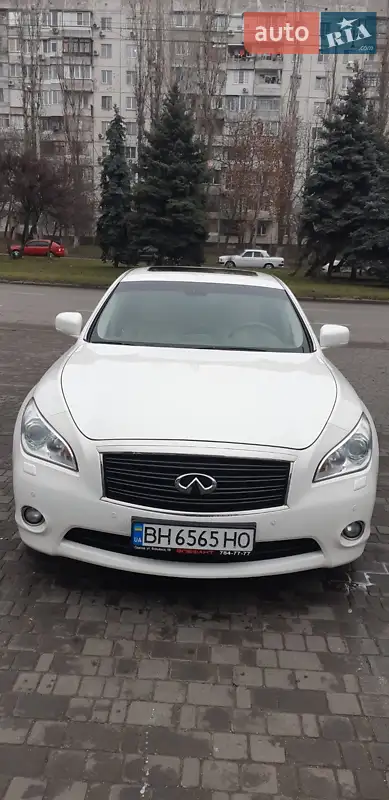 Infiniti M37 2011