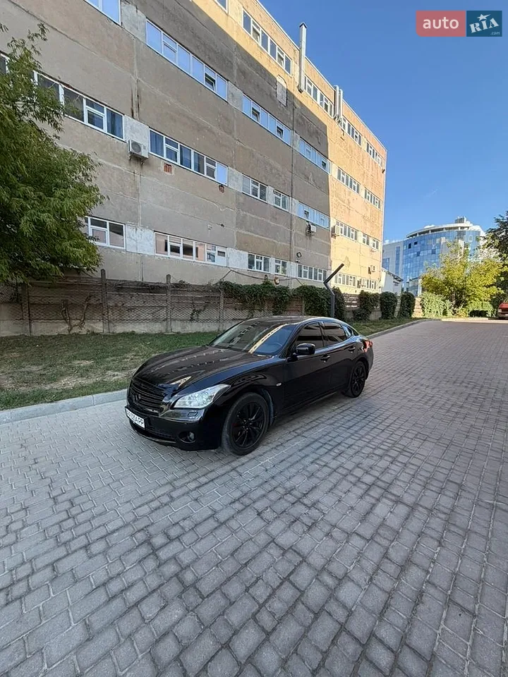 2012 Infiniti M - фото 1