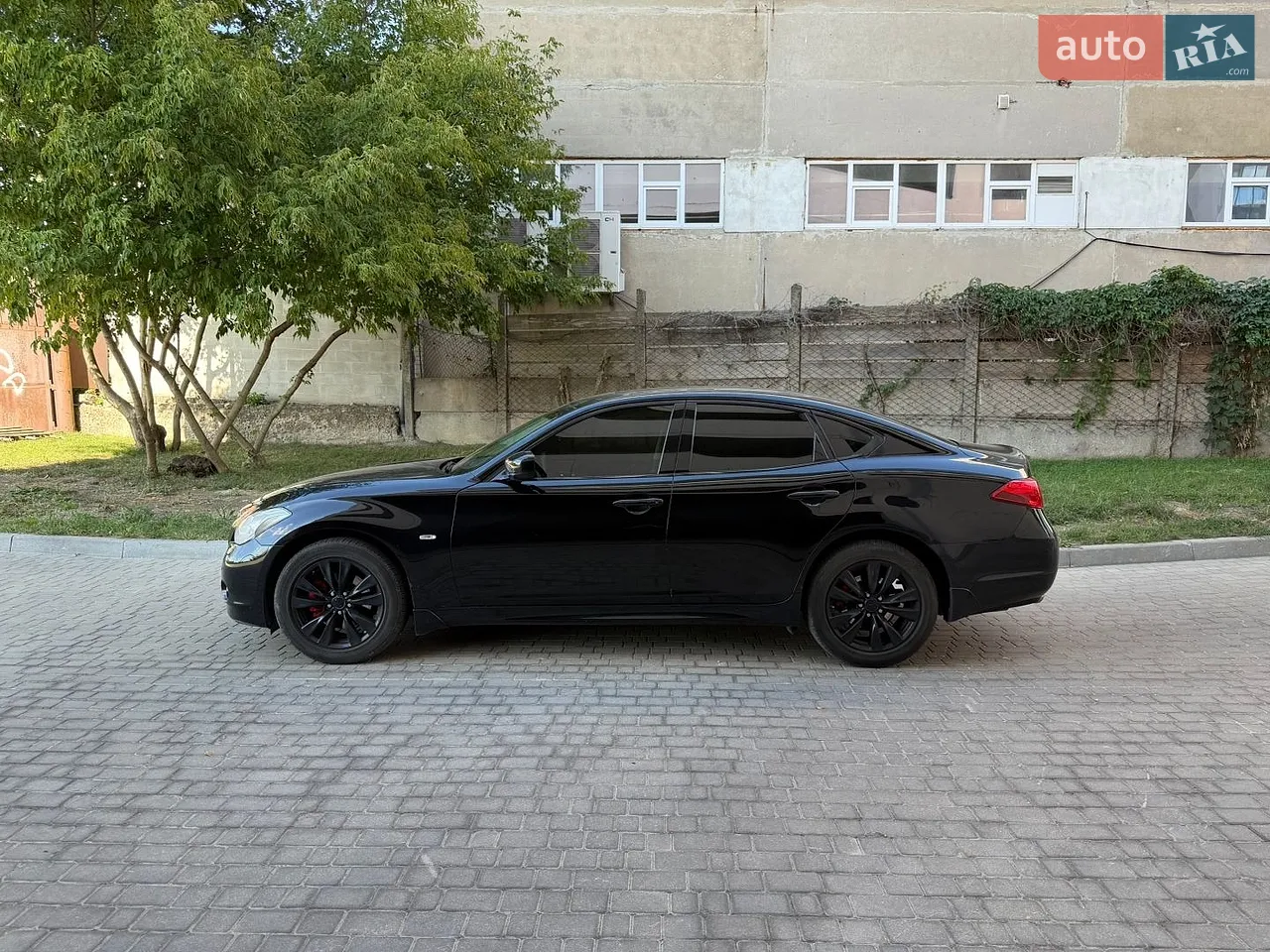 2012 Infiniti M - мініатюра 3