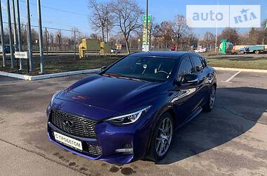 Infiniti Q30  2017