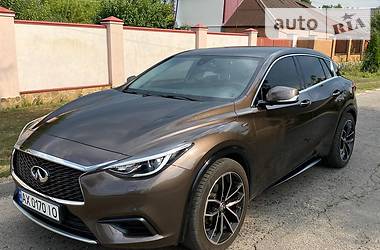 Infiniti Q30  2017