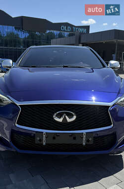 Infiniti Q30  2017