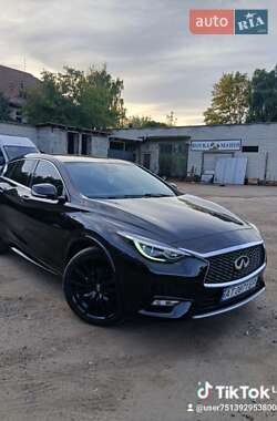 Infiniti Q30  2016