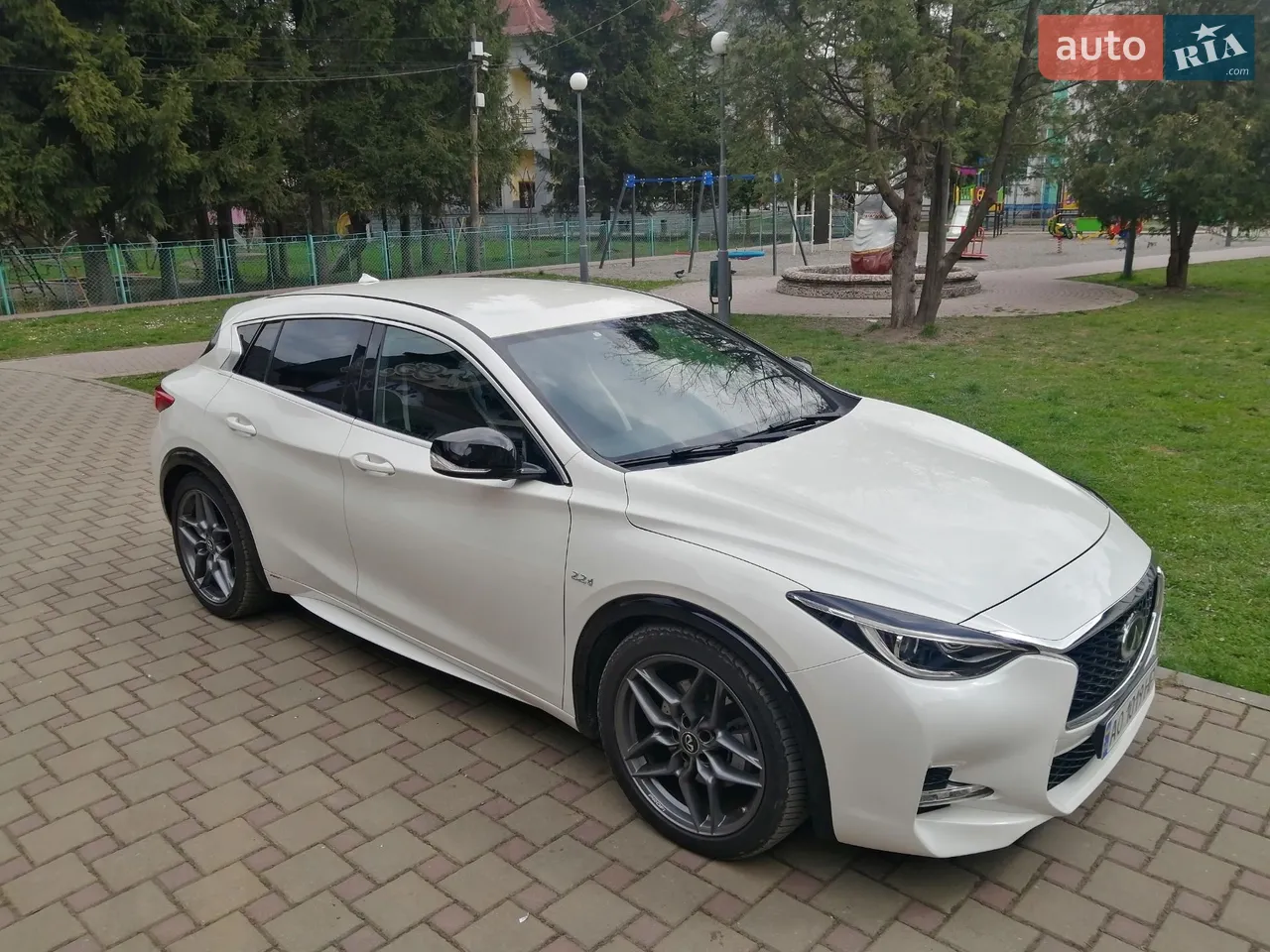2016 Infiniti Q30 - фото 1