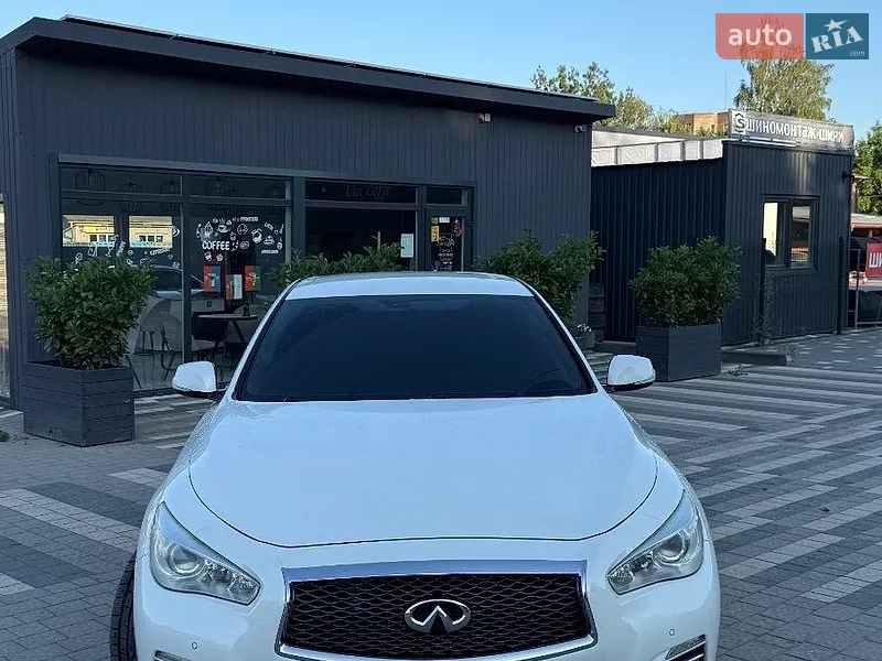 Infiniti Q50