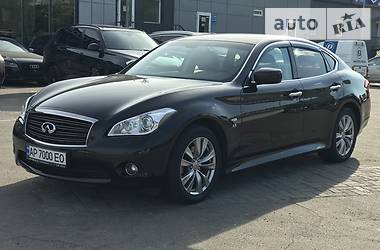 Infiniti Q70  2013