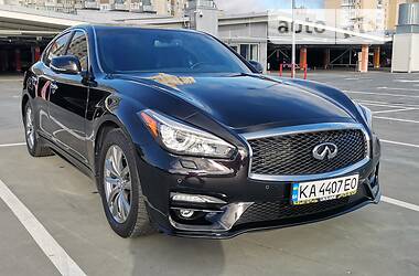 Infiniti Q70  2015
