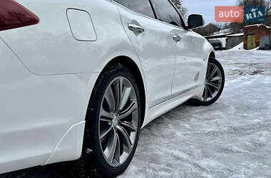 Infiniti Q70 Premium  2015