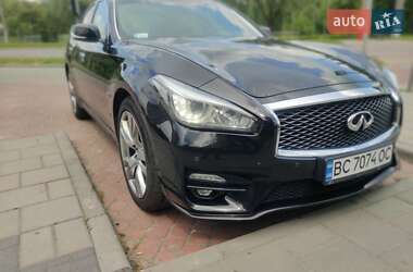 Infiniti Q70 2015