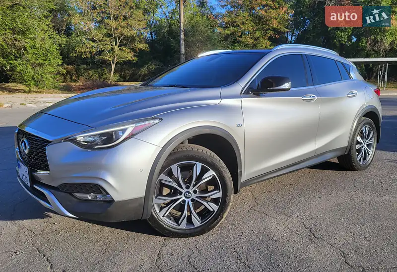 Infiniti QX30