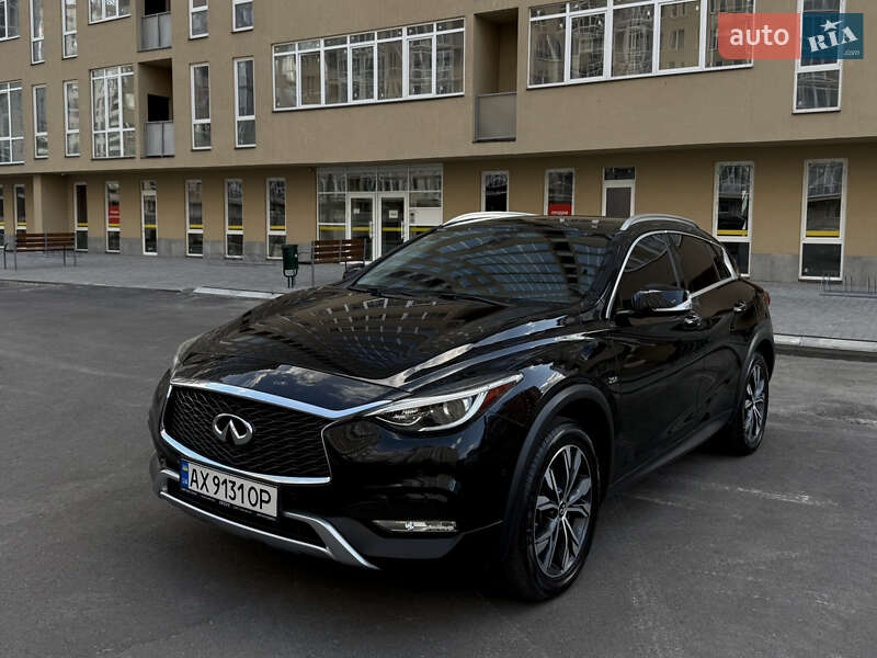Infiniti QX30