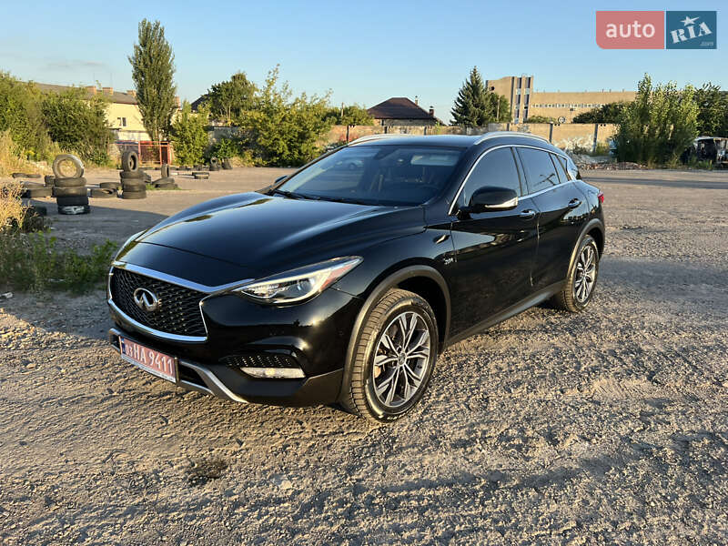 Infiniti QX30