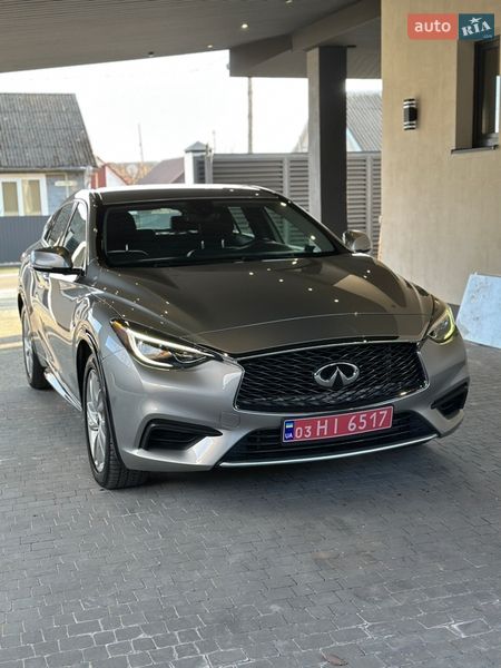 Хэтчбек Infiniti QX30