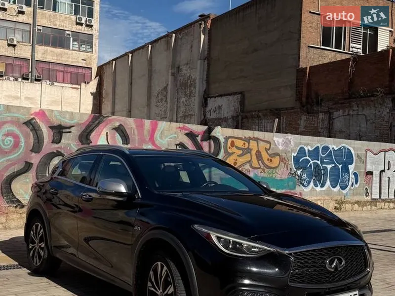 Infiniti QX30