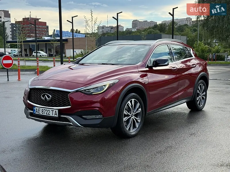 Infiniti QX30