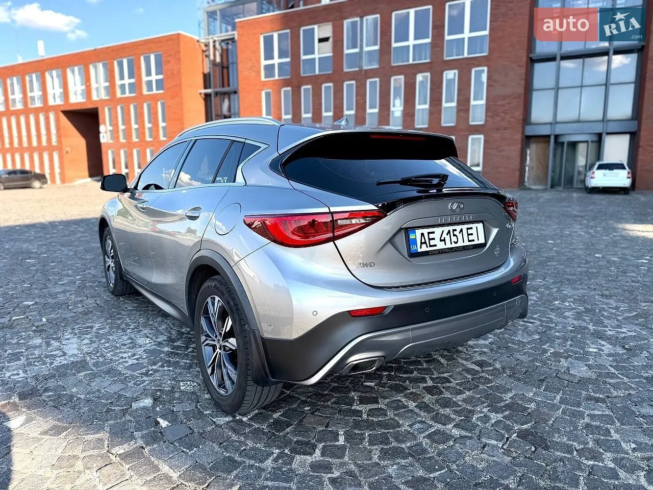 2016 Infiniti QX30 - мініатюра 2