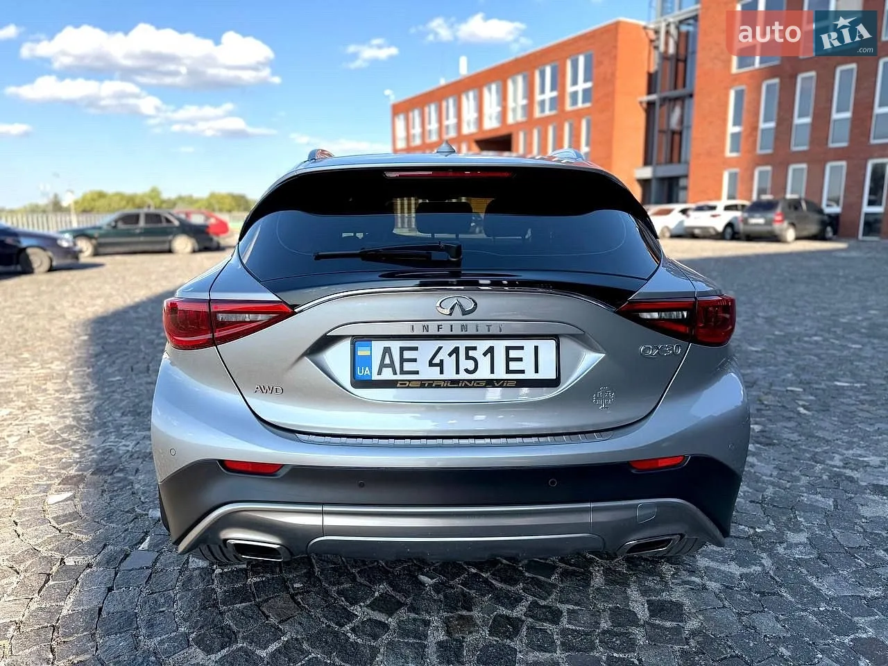 2016 Infiniti QX30 - мініатюра 3