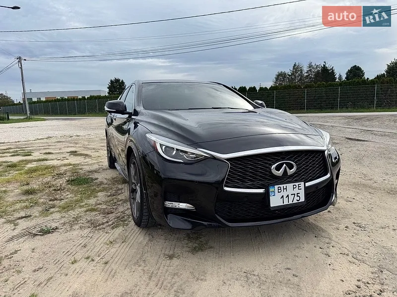 Infiniti QX30