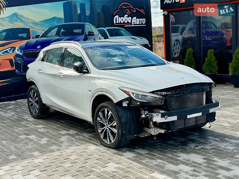 Infiniti QX30
