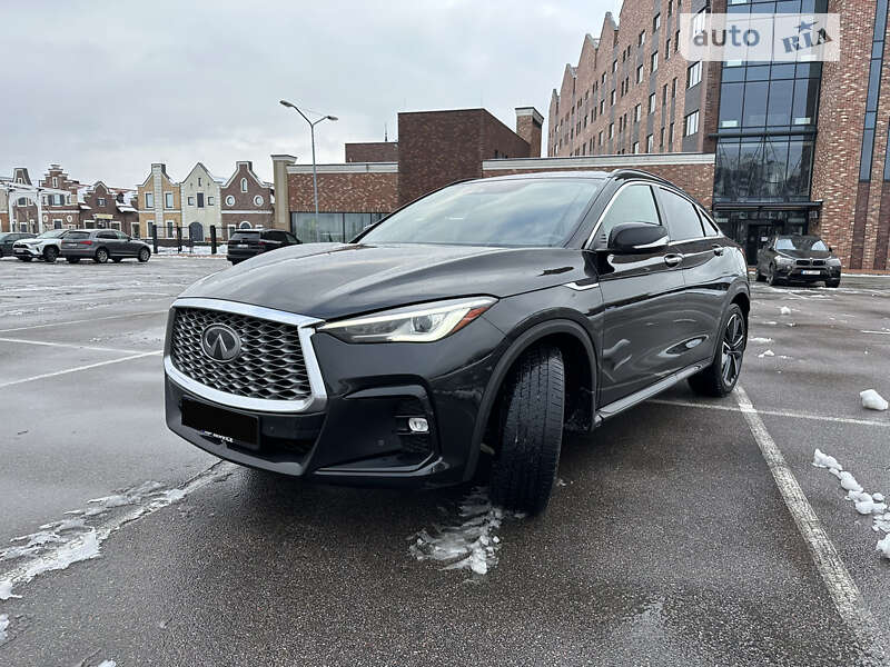 Позашляховик / Кросовер Infiniti QX55