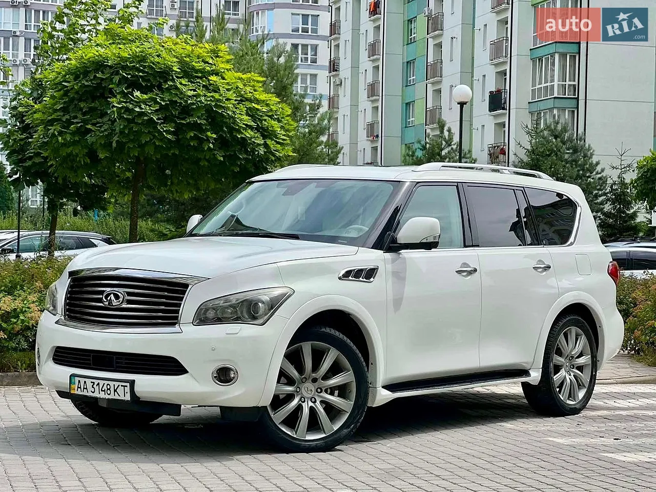 2011 Infiniti QX56 - мініатюра 3