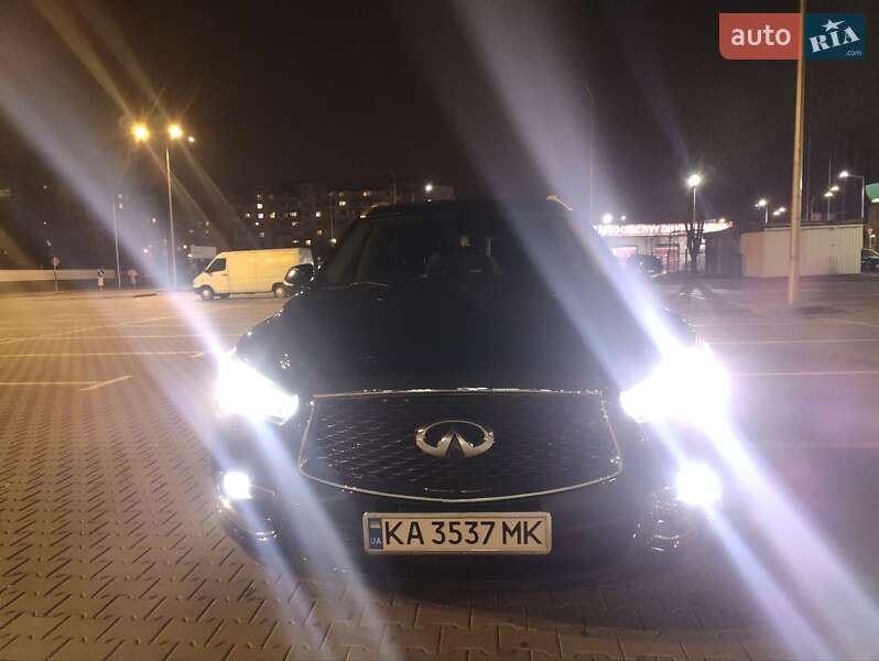 Позашляховик / Кросовер Infiniti QX60