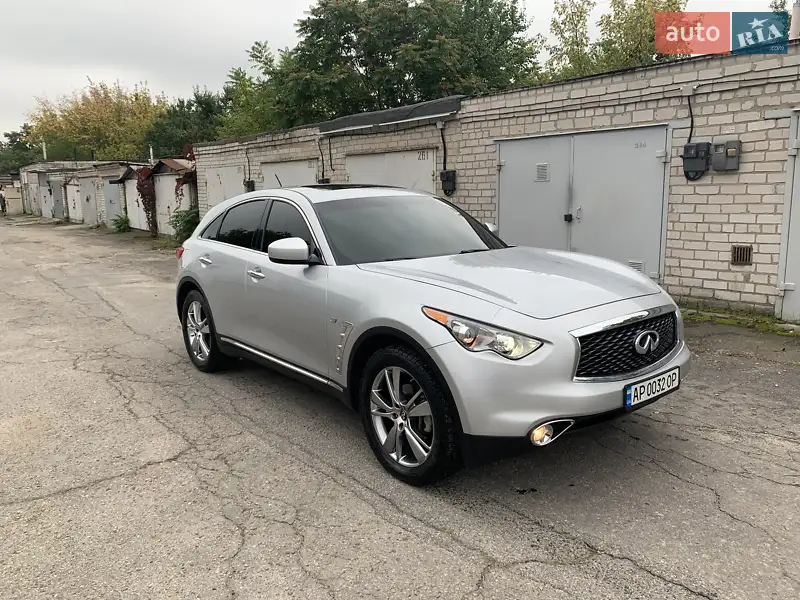 Infiniti QX70