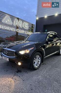 Infiniti QX70  2015