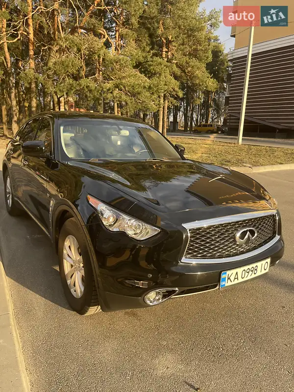 Infiniti QX70